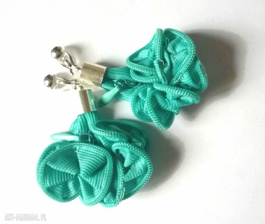 Turkusowe klipsy handmade - lekkie rozetki „Zapnij mnie błyszkawicznie”