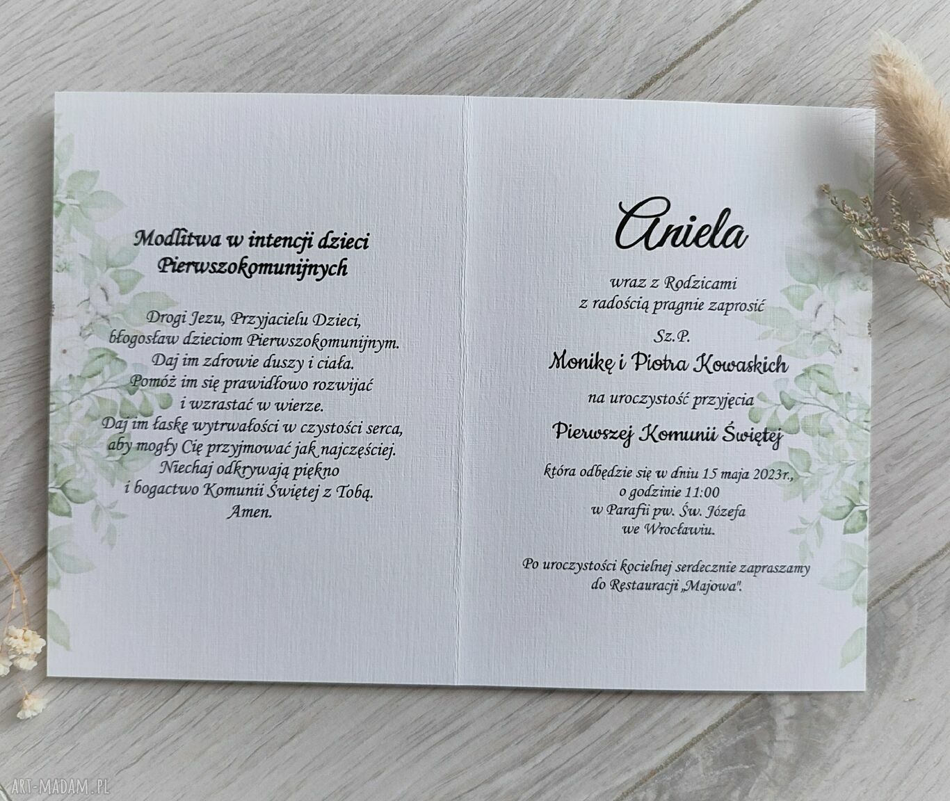 Zaproszenia komunijne rustykalne z kwiatowym wiankiem - personalizacja