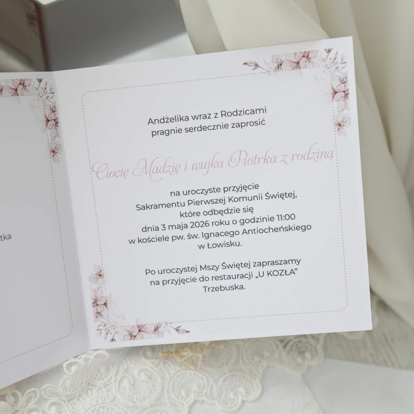 Zaproszenia komunijne dla dziewczynki biało-różowe - personalizowane 5 szt