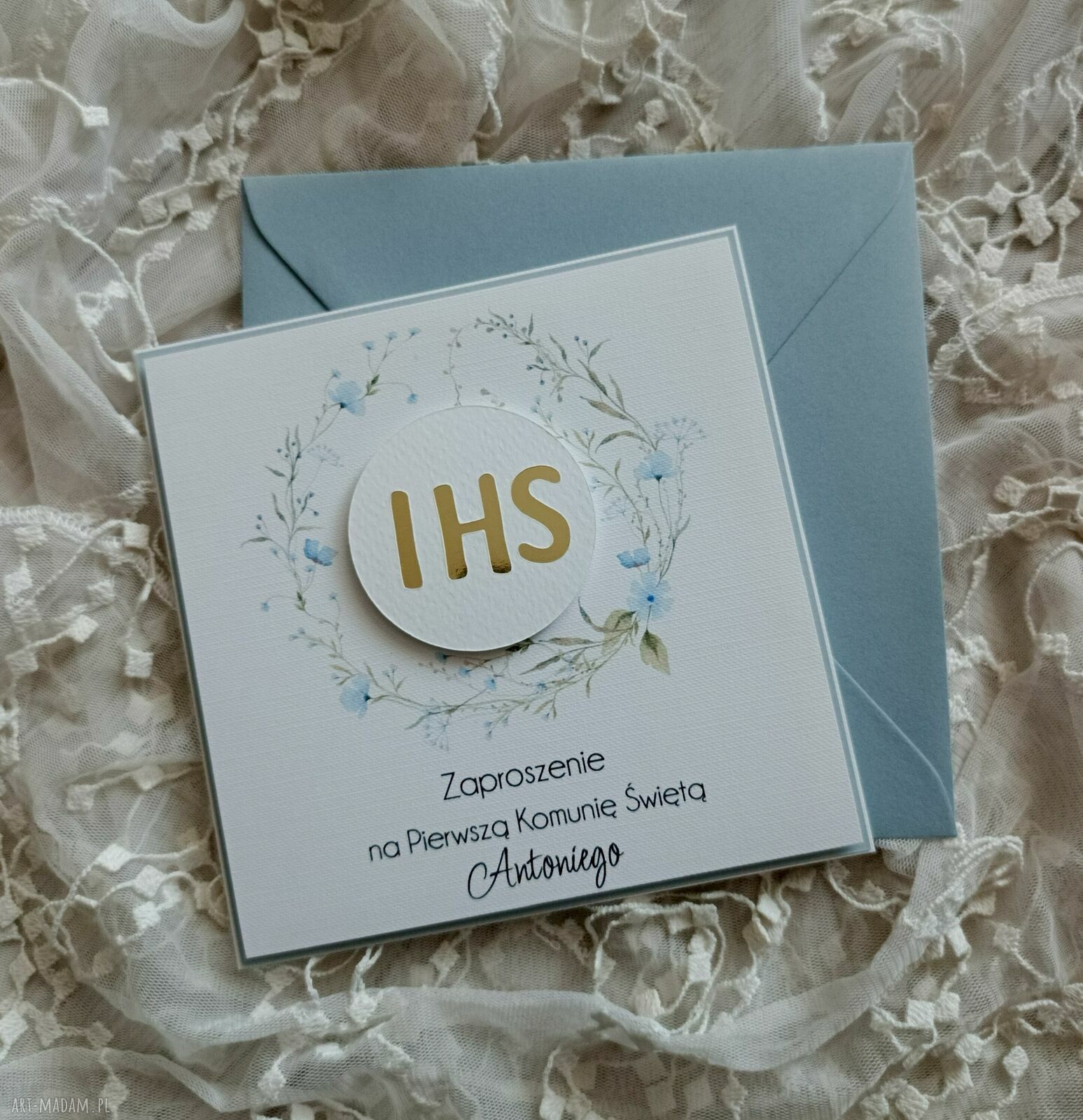 Zaproszenie komunijne Blue Grace dla chłopca - białe i niebieskie, handmade scrapbooking
