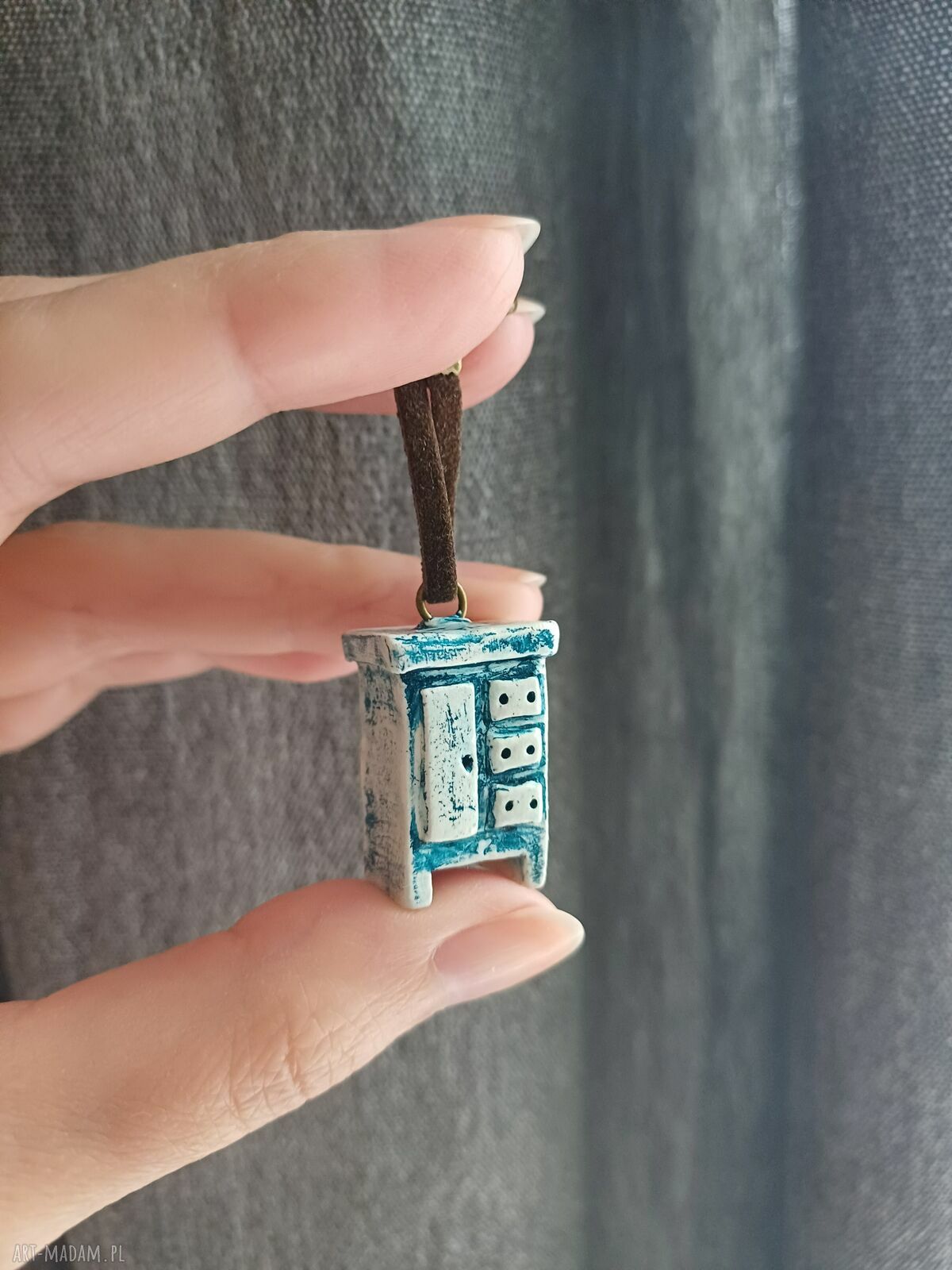 Zawieszka - brelok Szafka Ceramiczna 5 amulet na klucze
