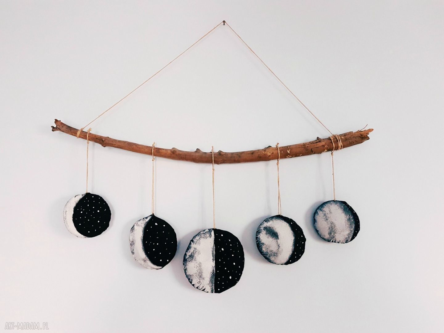 Zawieszka Fazy Księżyca Moon w stylu skandynawskim - ręcznie robiona dekoracja