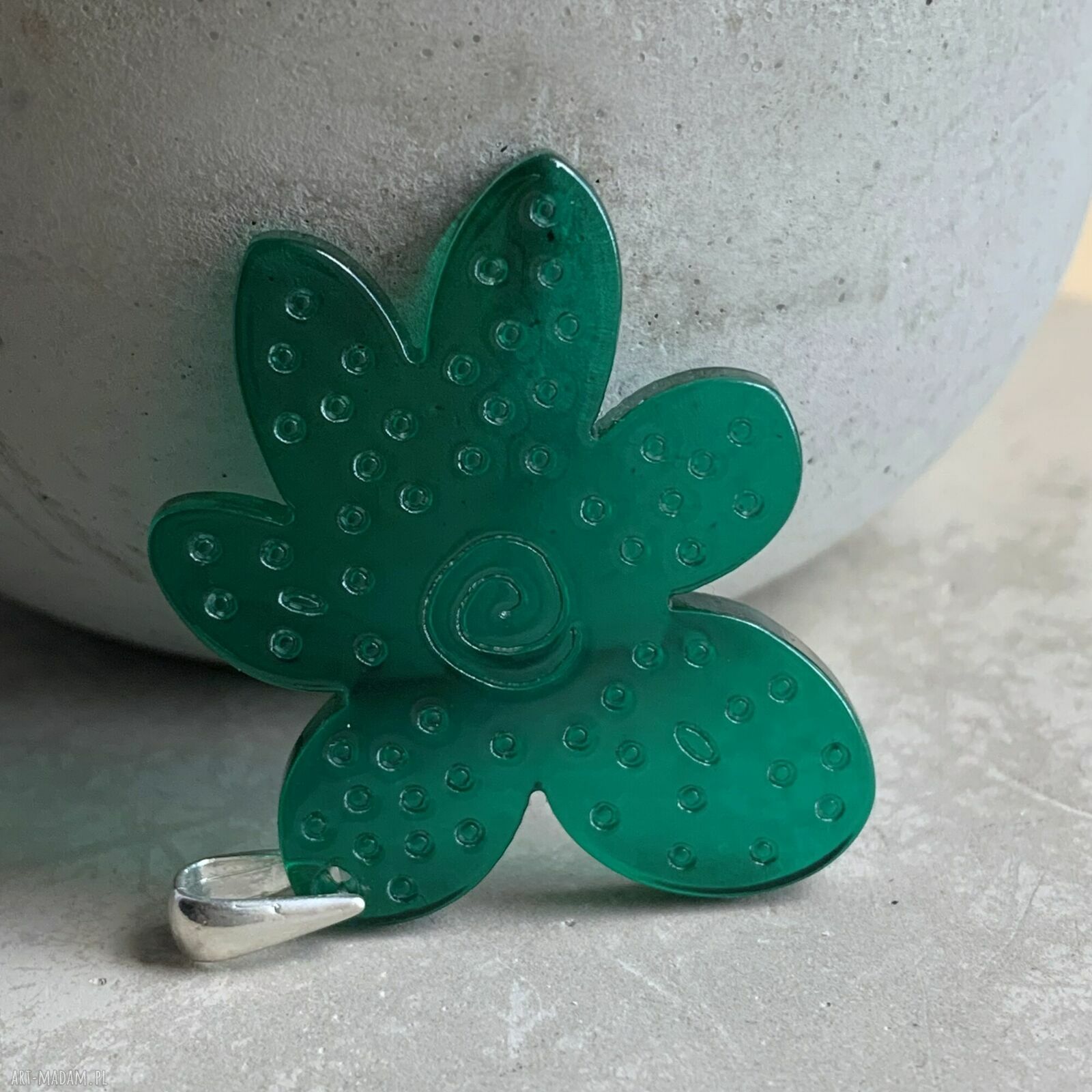 Zawieszka Flower Green Joy - zielony kwiat z żywicy i srebra 925