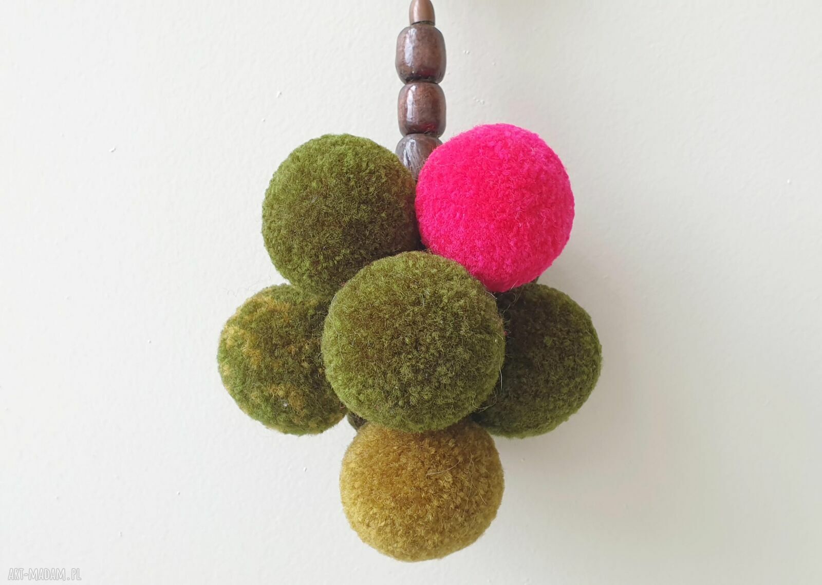Kolorowa zawieszka na klamkę z pomponów - prezent do domu handmade