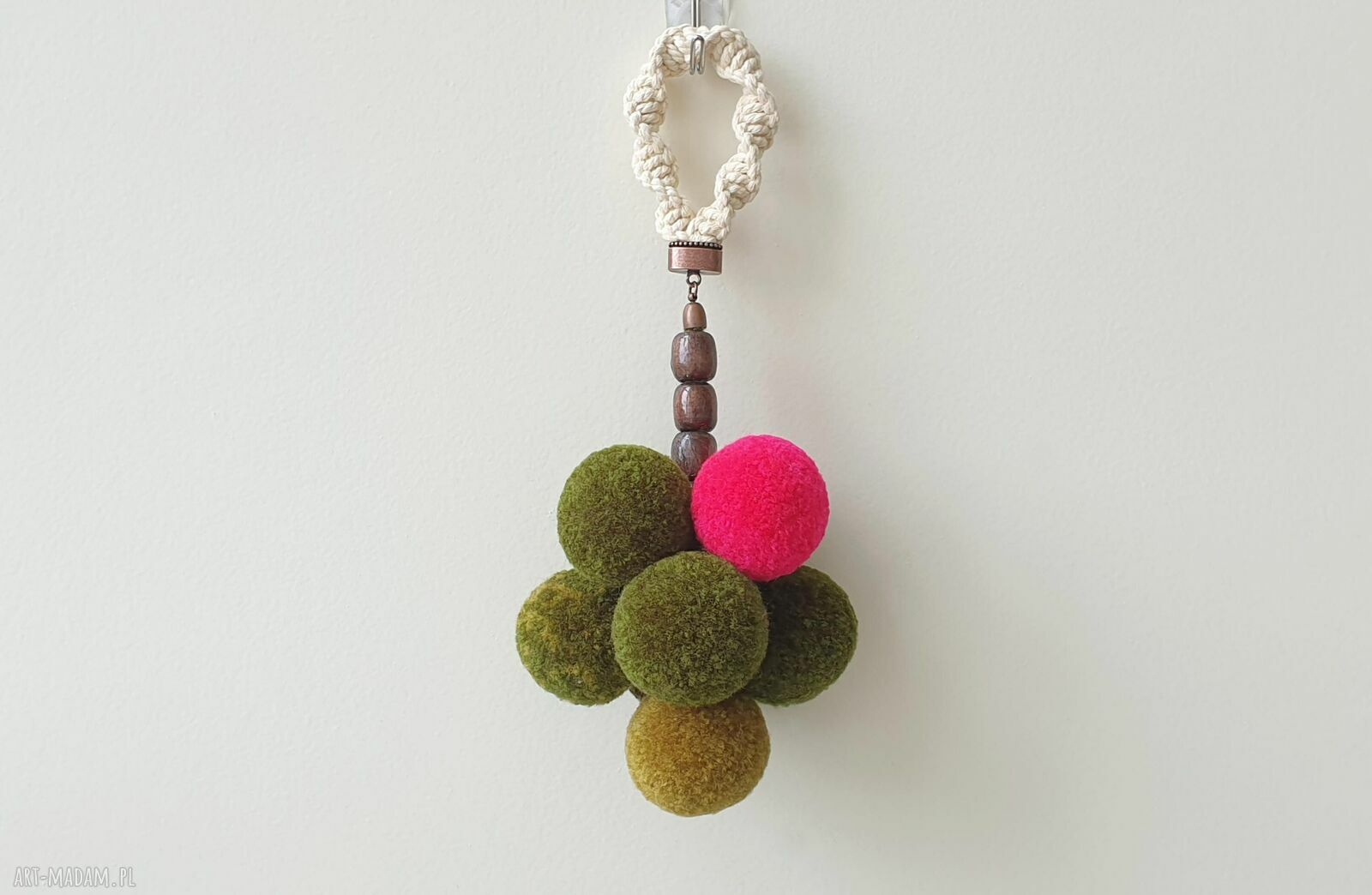 Kolorowa zawieszka na klamkę z pomponów - prezent do domu handmade