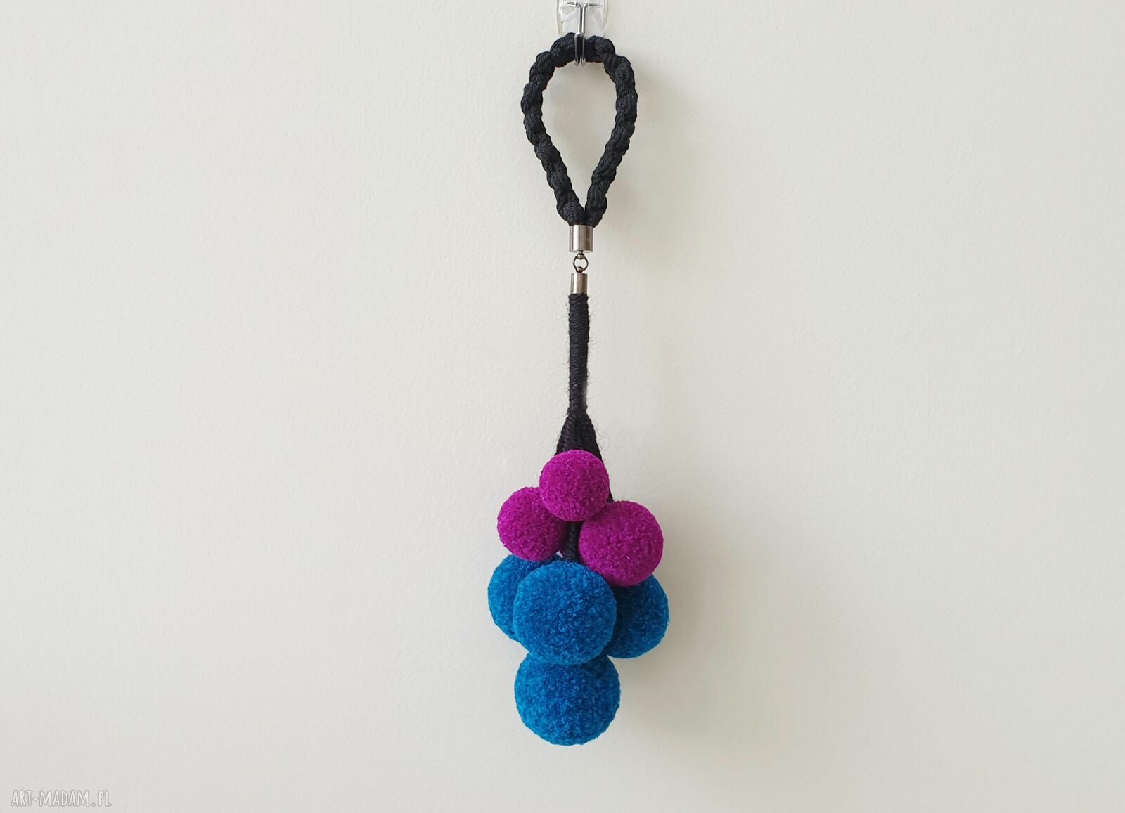 Zawieszka na klamkę - kolorowa dekoracja z pomponów (handmade)