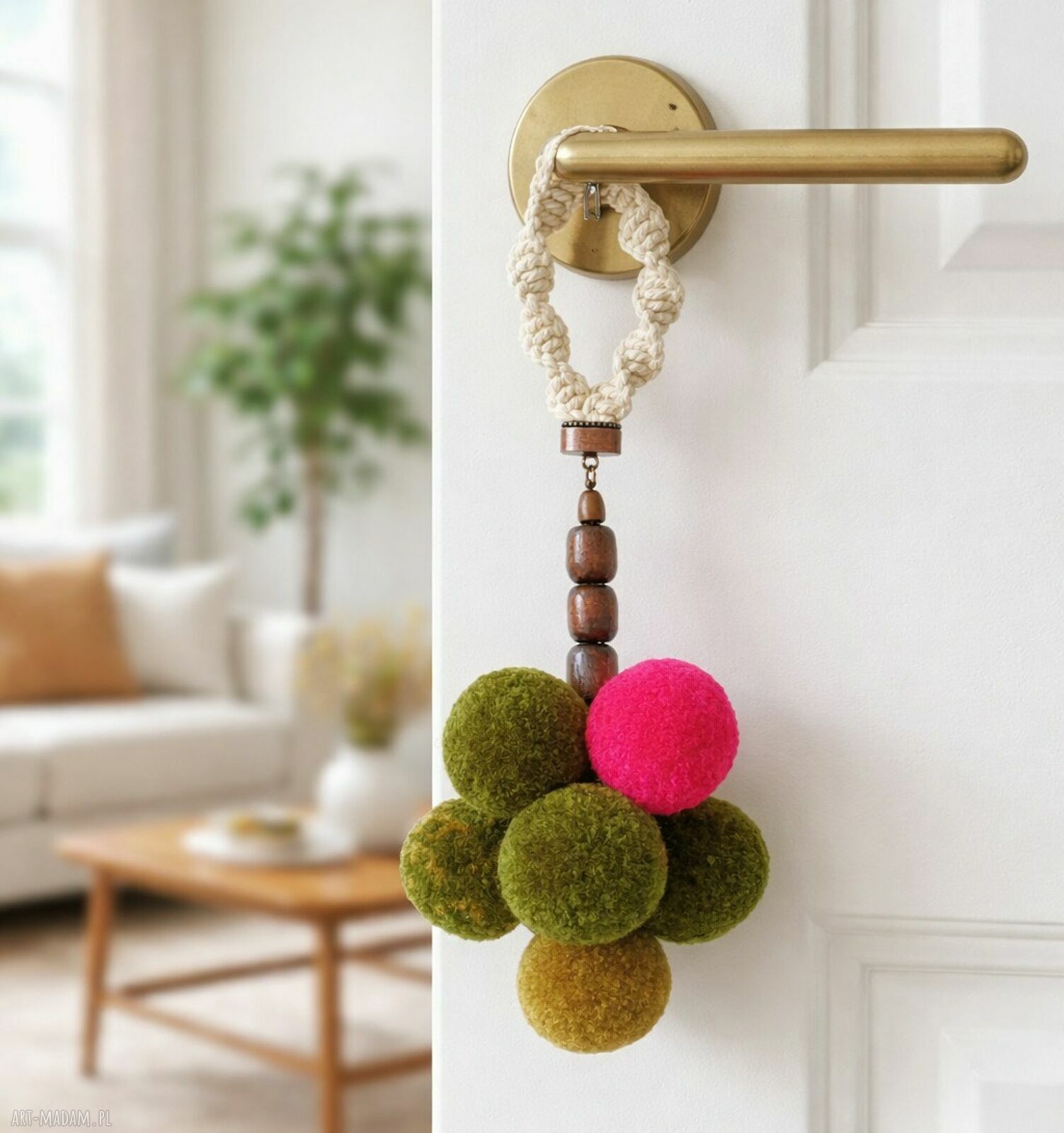 Kolorowa zawieszka na klamkę z pomponów - prezent do domu handmade