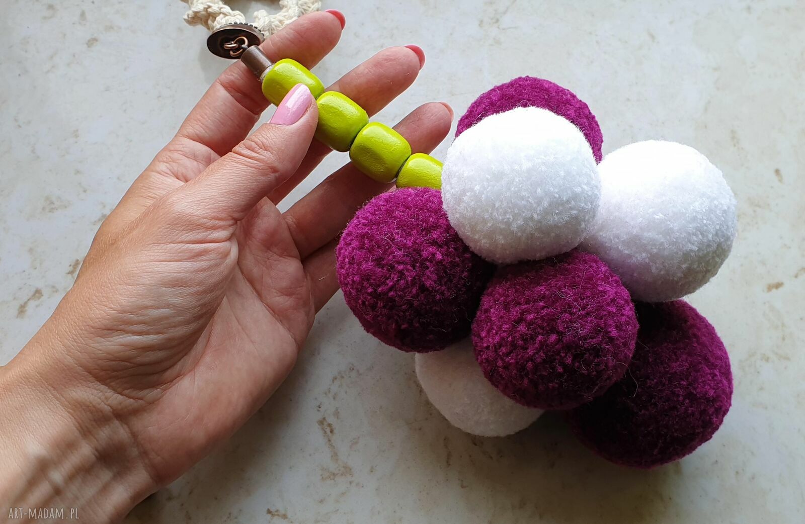 Kolorowa zawieszka na klamkę z pomponów - handmade