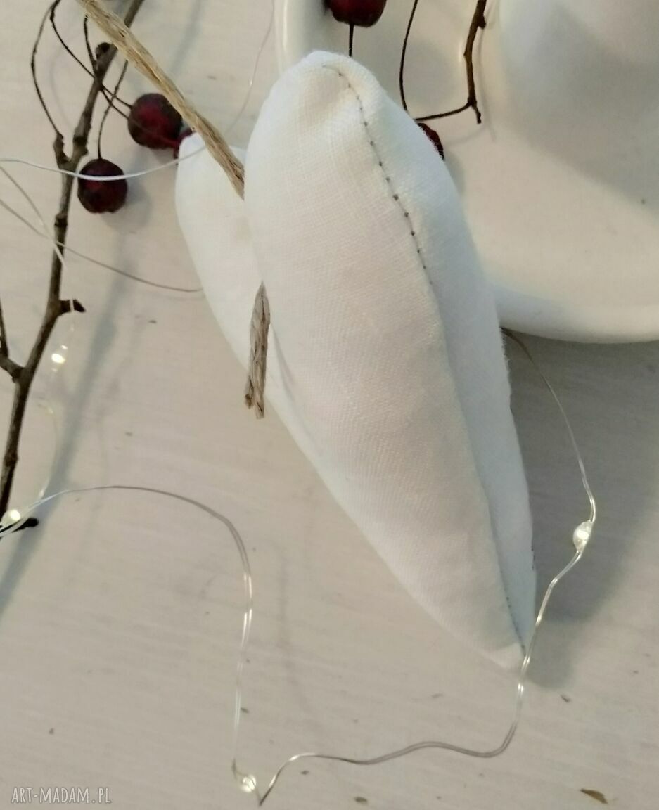 Zawieszka ozdobna z haftem Boże Narodzenie - serduszko z lnu i motywem jelenia