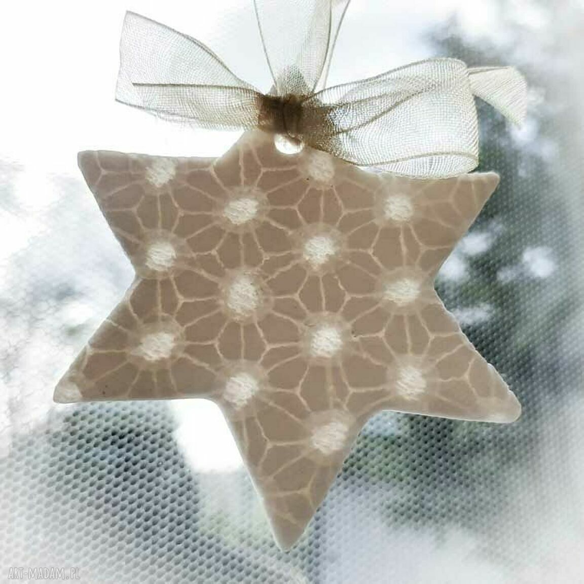 Zawieszka porcelanowa Gwiazdka - ozdoba świąteczna ręcznie robiona