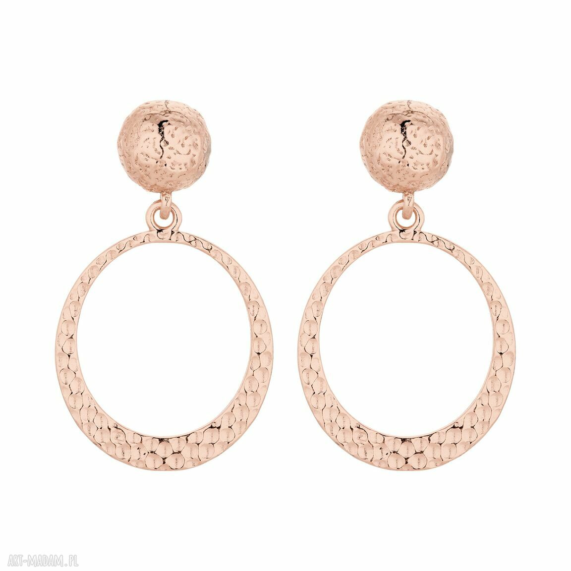 Kolczyki młotkowanymi obręczami różowego złota zawieszki wiszące