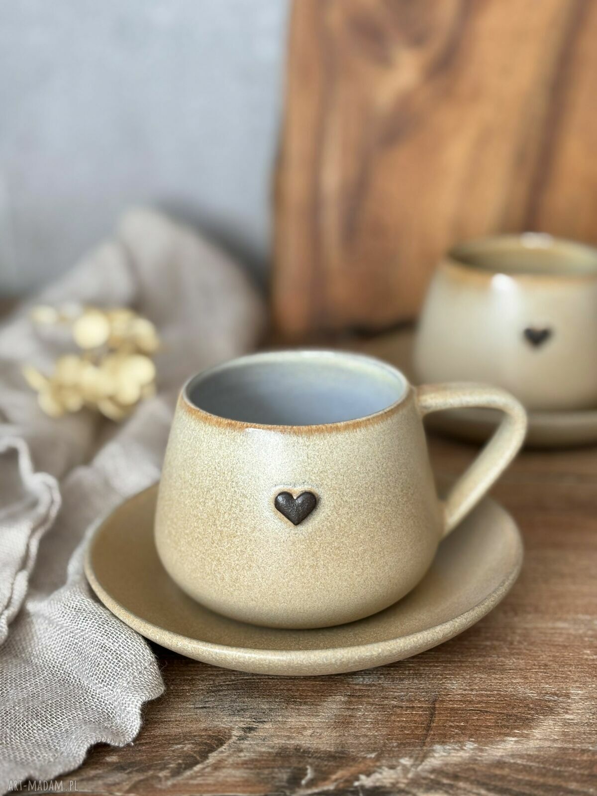 Filiżanka ze spodkiem 250 ml w stylu boho - Pustynny piach z sercem (handmade)