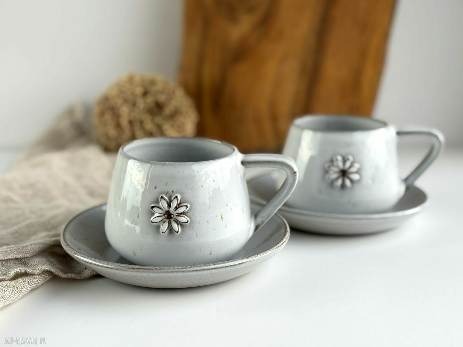 Filiżanka ze spodkiem ręcznie robiona 250 ml - stokrotka boho