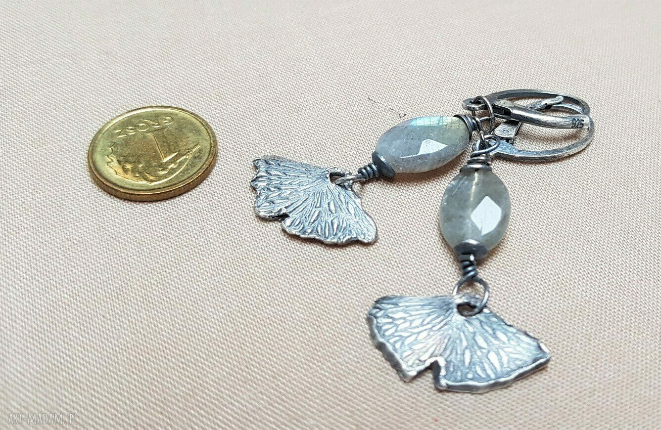 Kolczyki ze srebra 925 i labradorytu - ginko biloba, lekkie i oksydowane