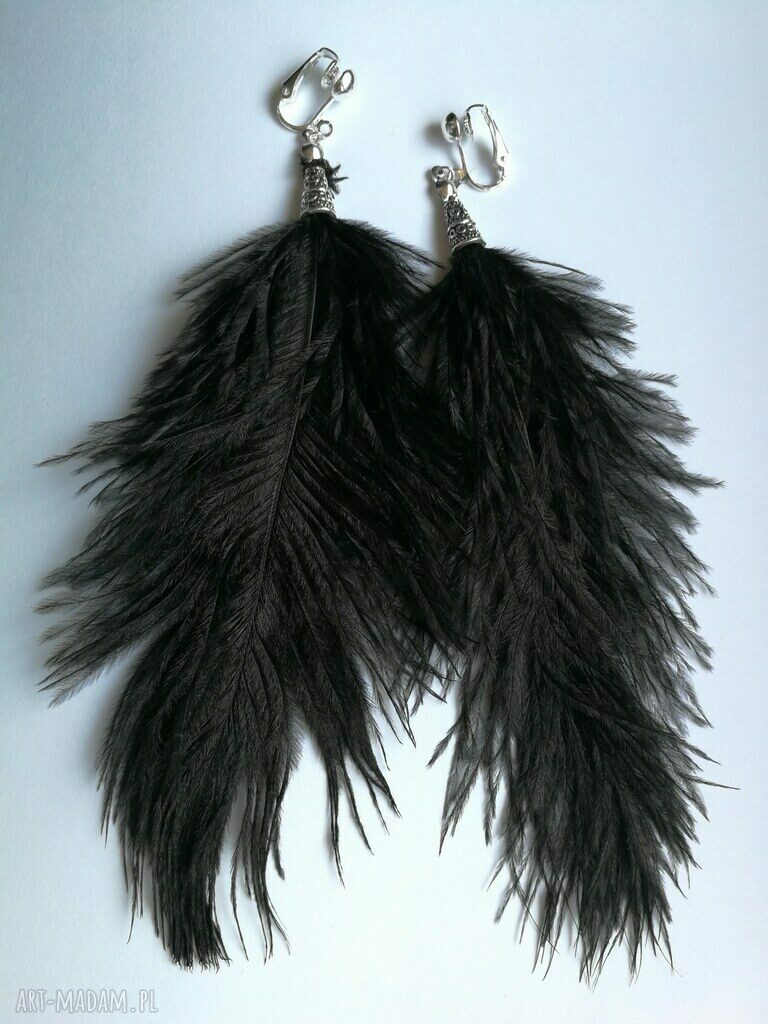 Długie klipsy ze strusich piór w czerni - boho i bardzo lekkie (16 cm)