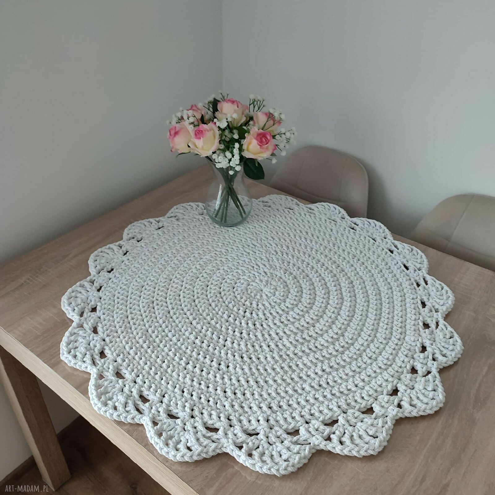 Okrągła podkładka szydełkowa z bawełnianego sznurka 80 cm
