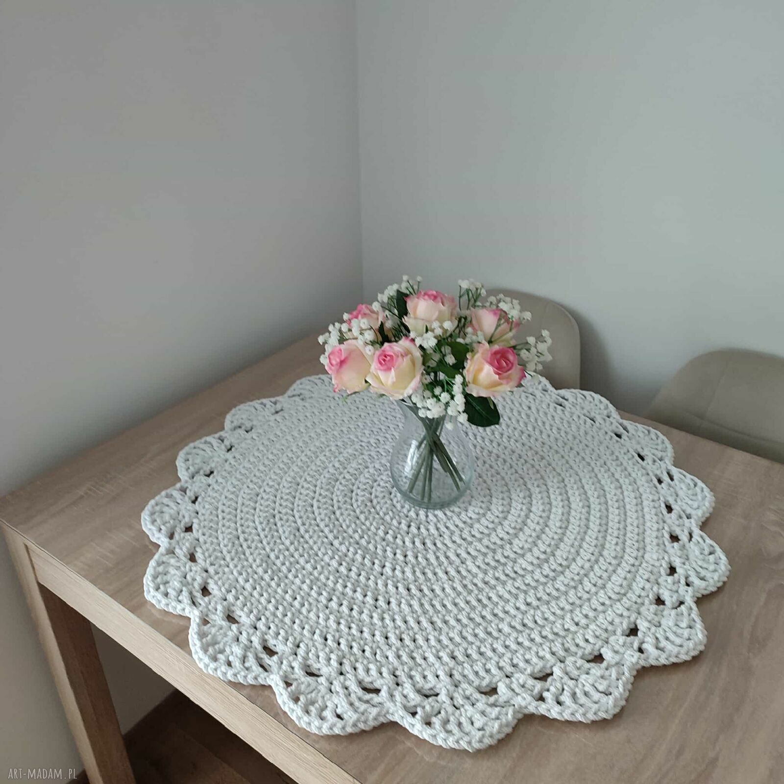 Okrągła podkładka szydełkowa z bawełnianego sznurka 80 cm
