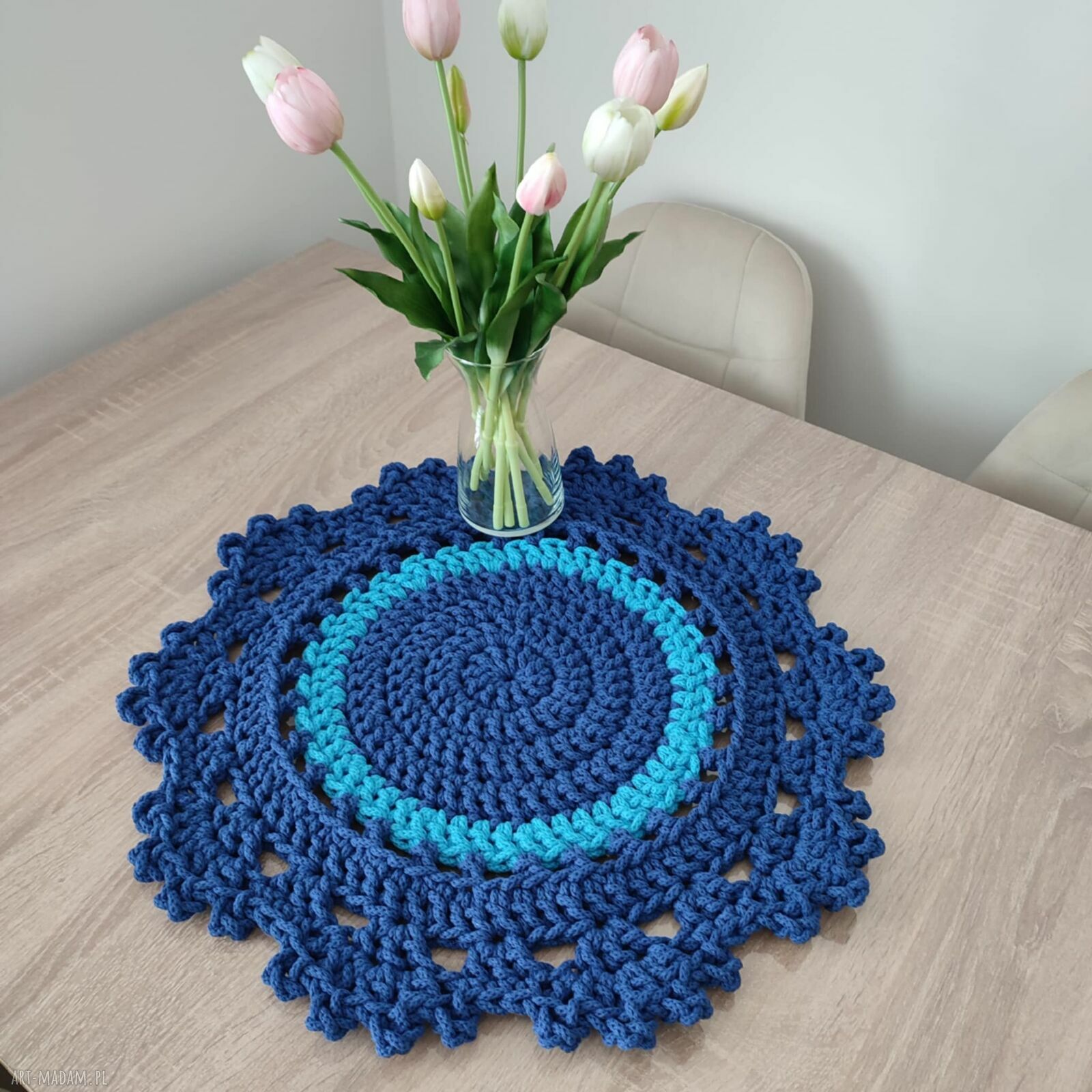 Okrągła podkładka szydełkowa ze sznurka 50 cm - boho