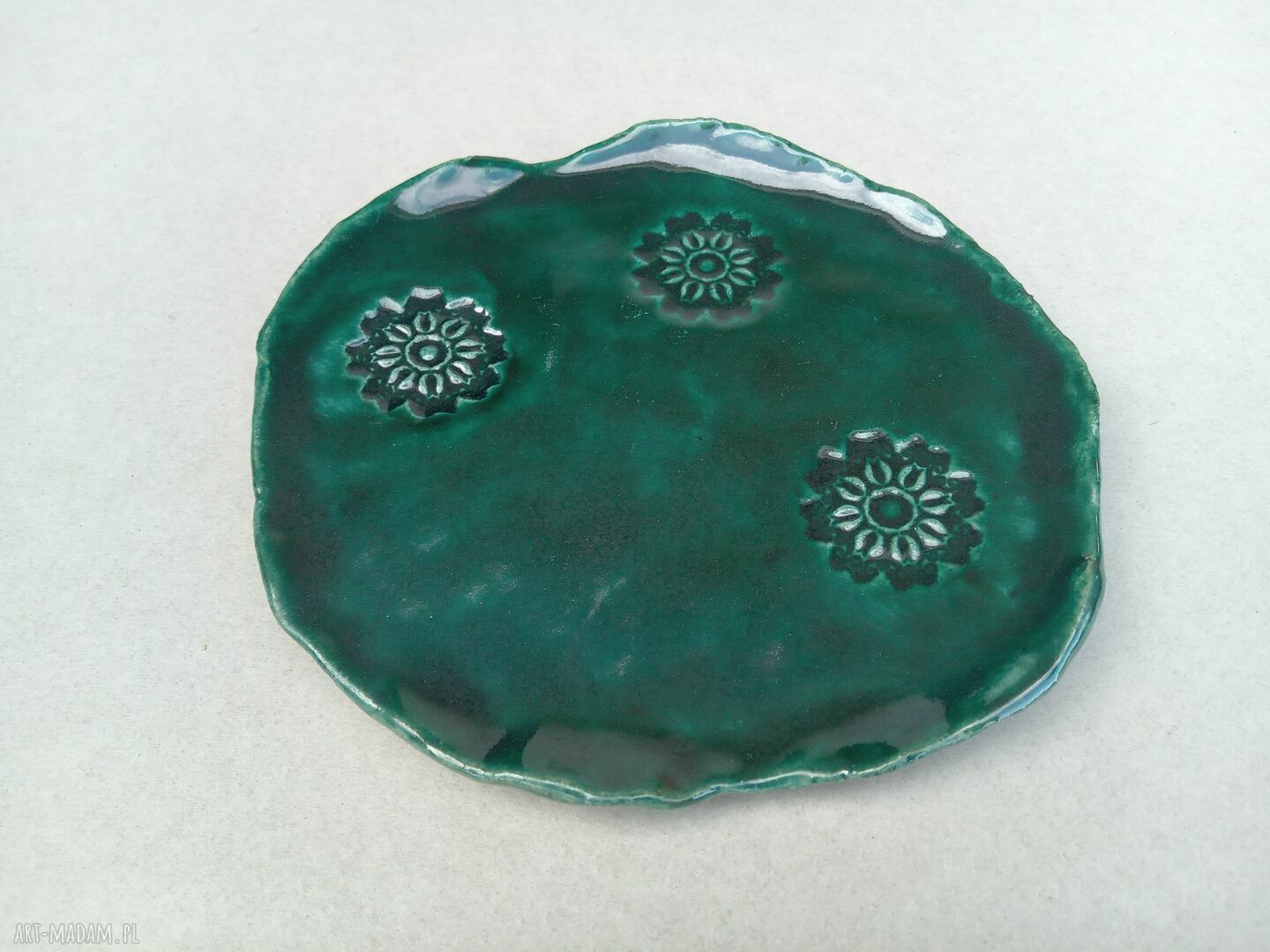 Mydelniczka ceramiczna handmade z kwiatowym zdobieniem