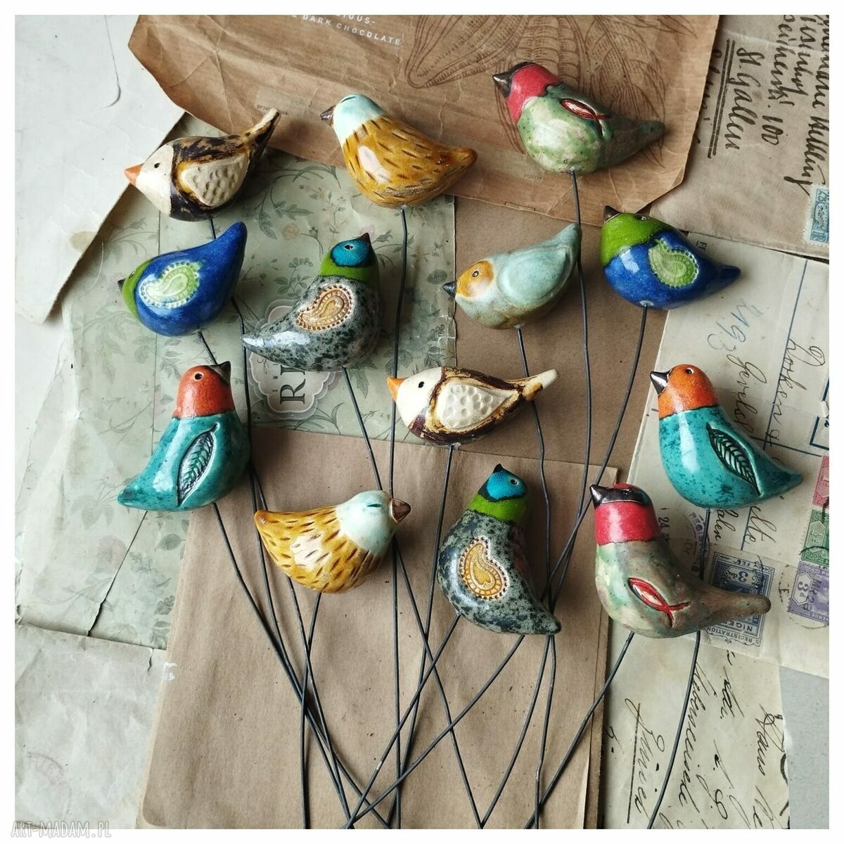 Zestaw 13 wiosennych ptaszków na piku - ceramika handmade