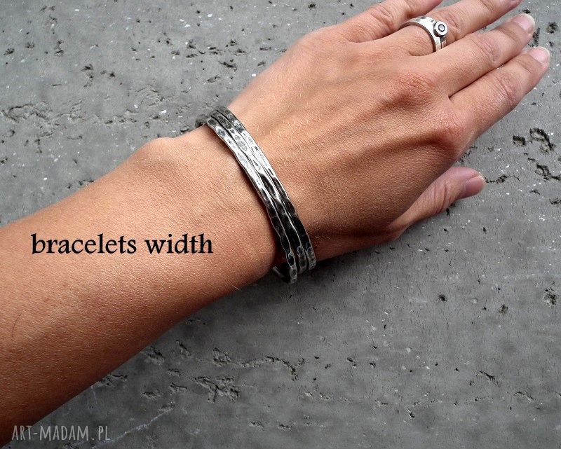 bransoletki: Zestaw 2 bransolet z zawieszkami srebro i perła. Handmade