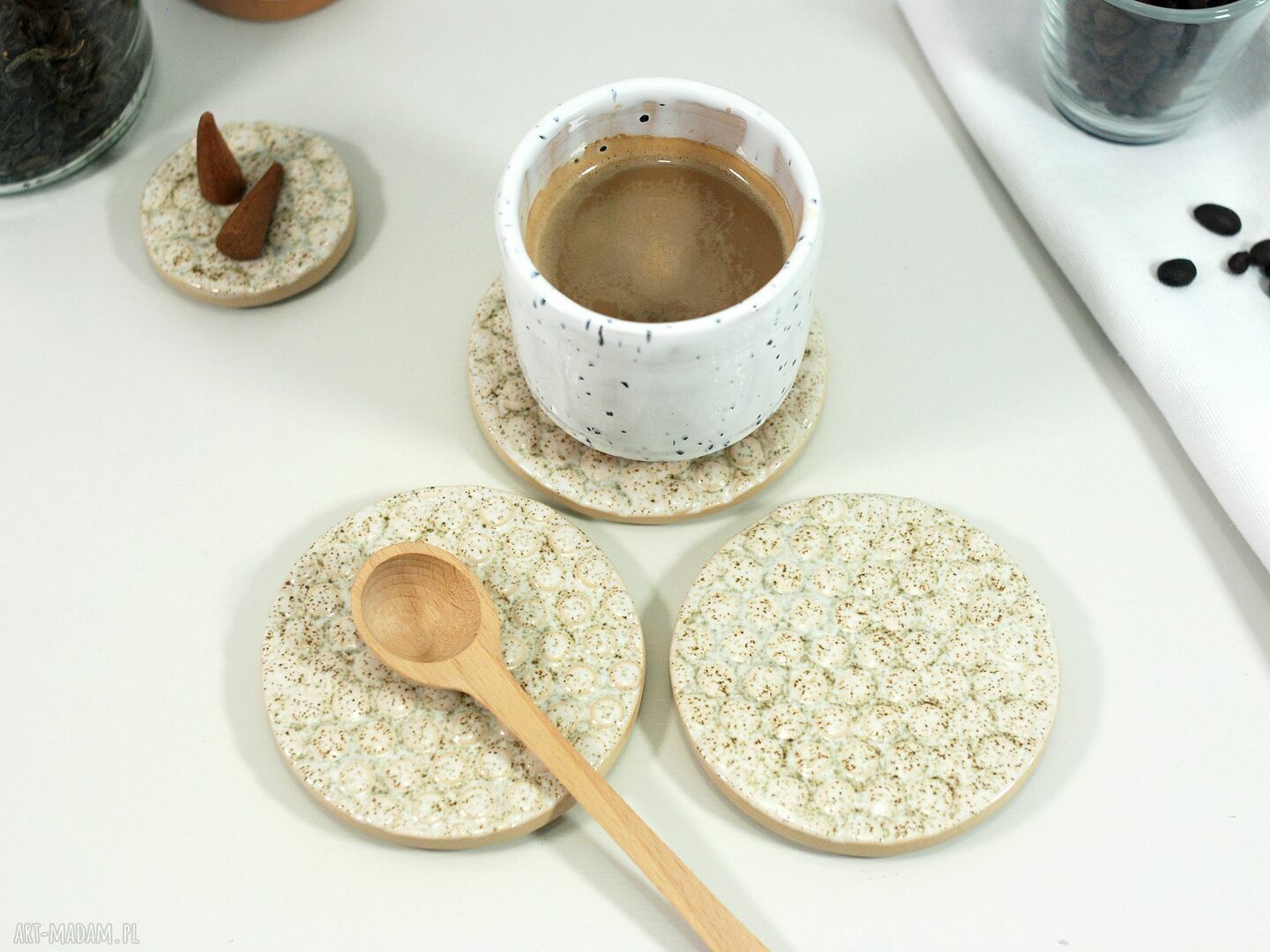 Białe ceramiczne podkładki pod świeczkę - zestaw 3 sztuk z motywem bąbelków