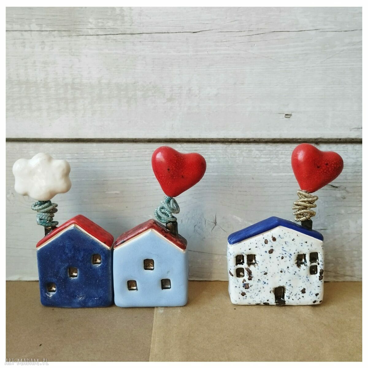 Zestaw 3 ceramicznych domków z chmurką i sercem - handmade dekoracje na półkę