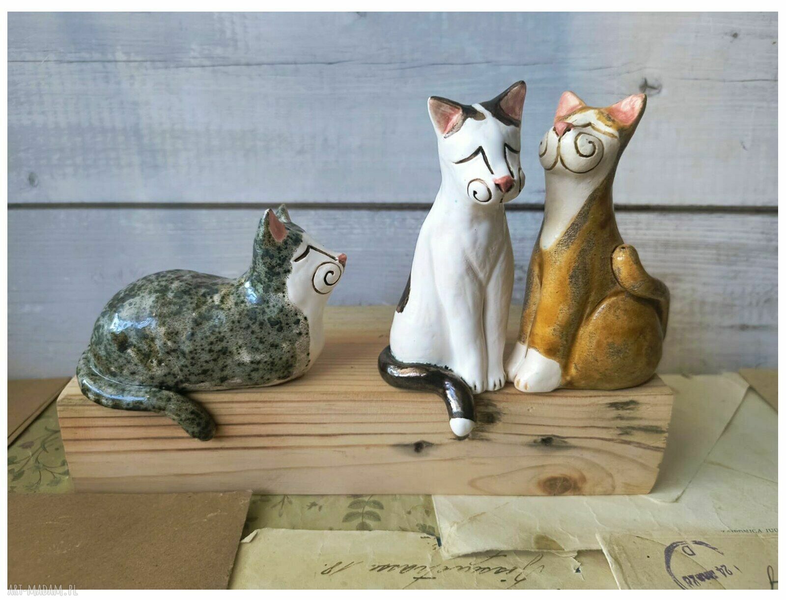 Zestaw 3 kotów ceramicznych - figurki handmade na półkę