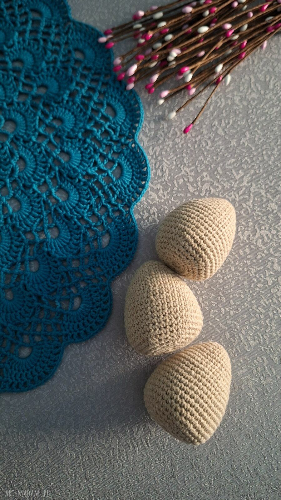 Zestaw 3 beżowych pisanek handmade na szydełku (ok. 7-8 cm)