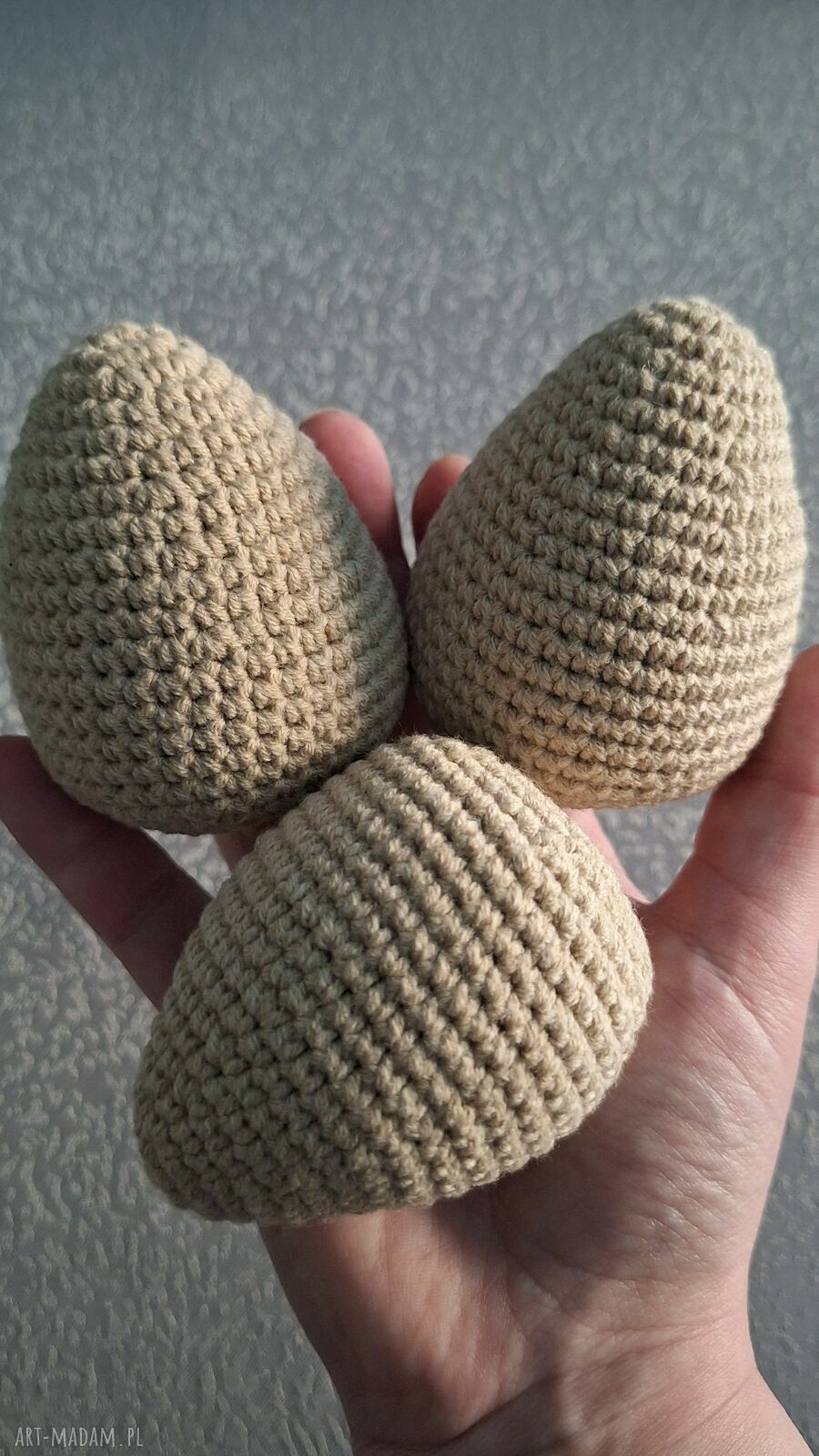 Zestaw 3 beżowych pisanek handmade na szydełku (ok. 7-8 cm)