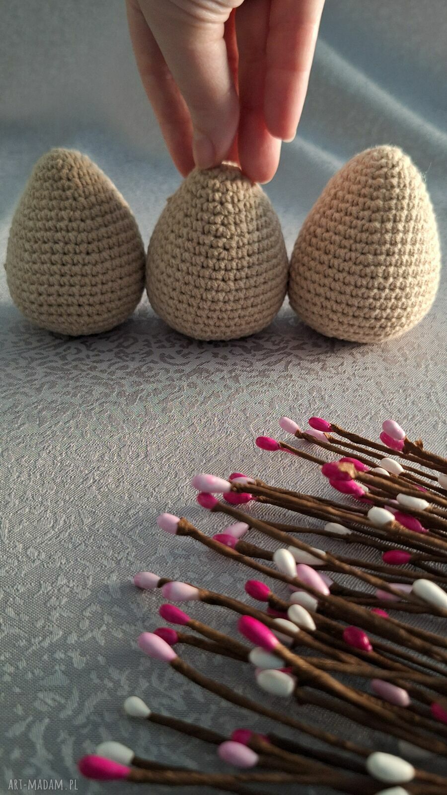 Zestaw 3 beżowych pisanek handmade na szydełku (ok. 7-8 cm)