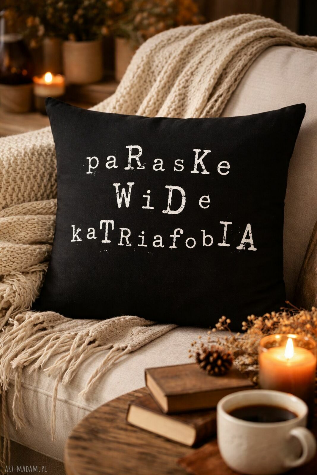 Zestaw 3 poszewek „Słowa jak zaklęcia” - czarne poduszki z typografią