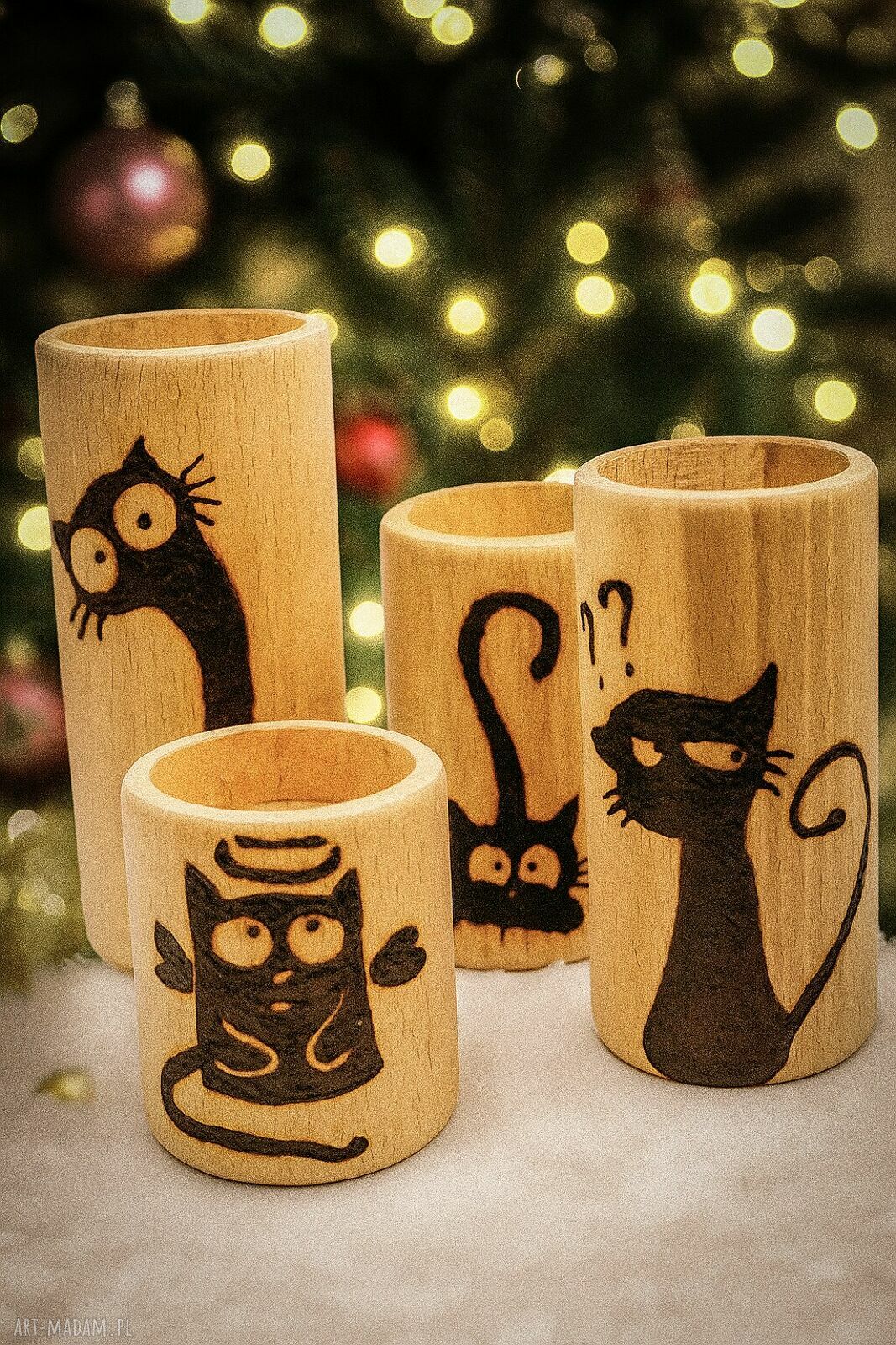 Zestaw 4 drewnianych świeczników tealight z pirografią - koty - ręcznie robione