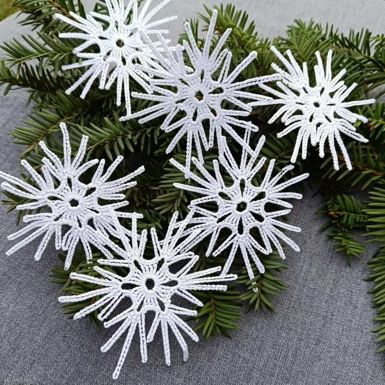 Zestaw 6 białych śnieżynek szydełkowych na choinkę handmade