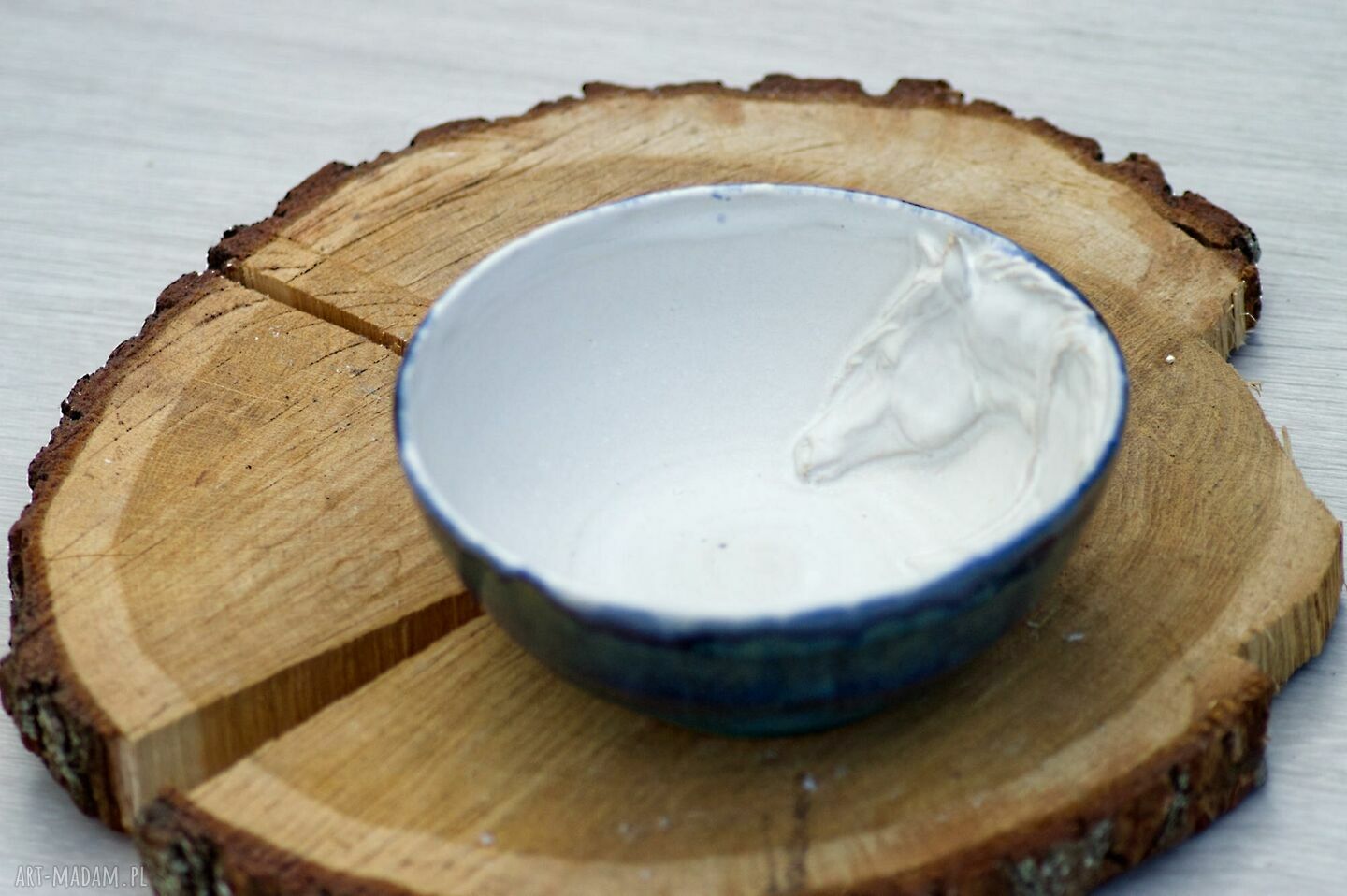 Duży kubek i miseczka z koniem - rękodzieło ceramiczne w turkusie
