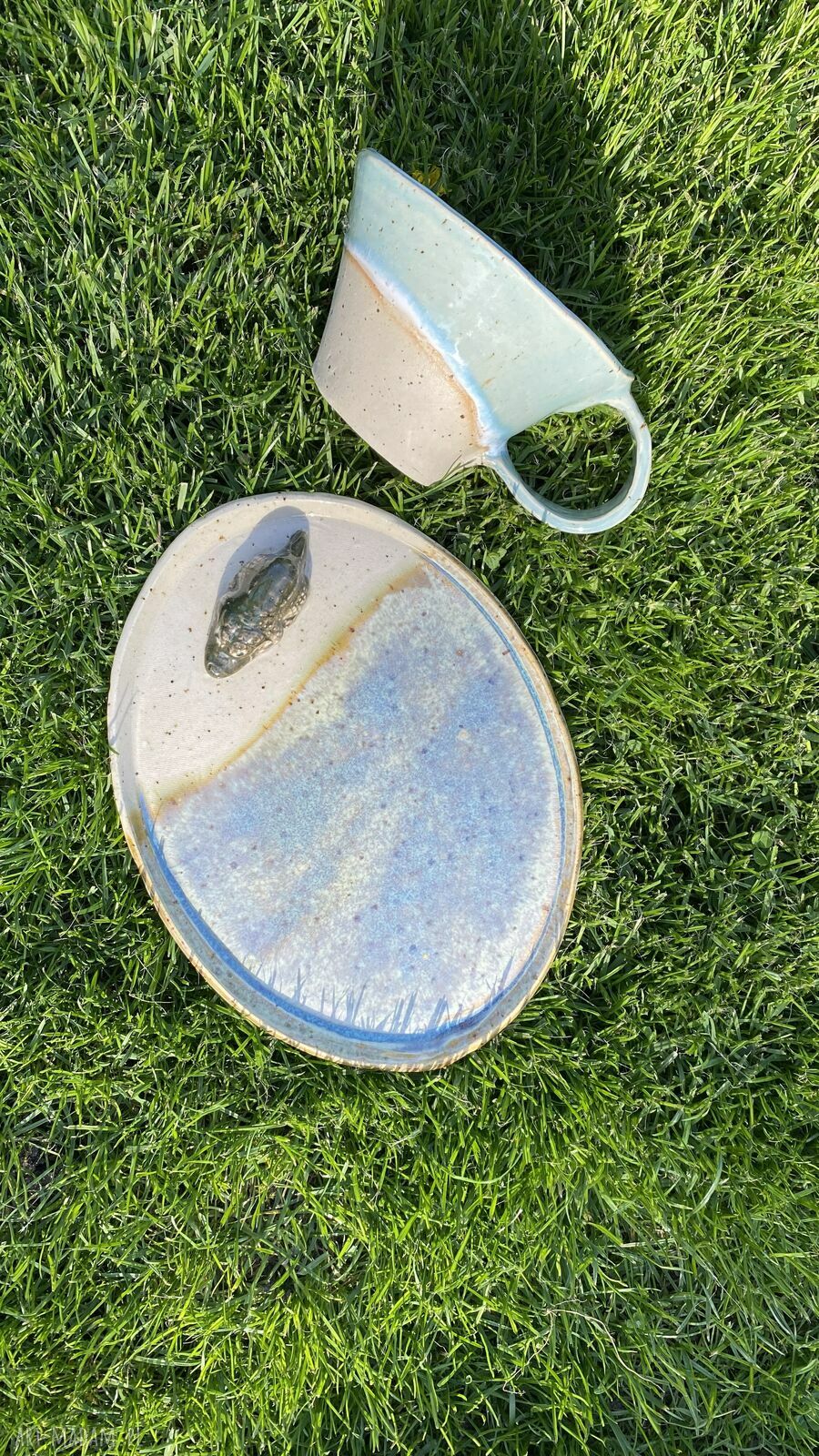 Ceramiczny zestaw z krokodylem - filiżanka i talerzyk do kawy