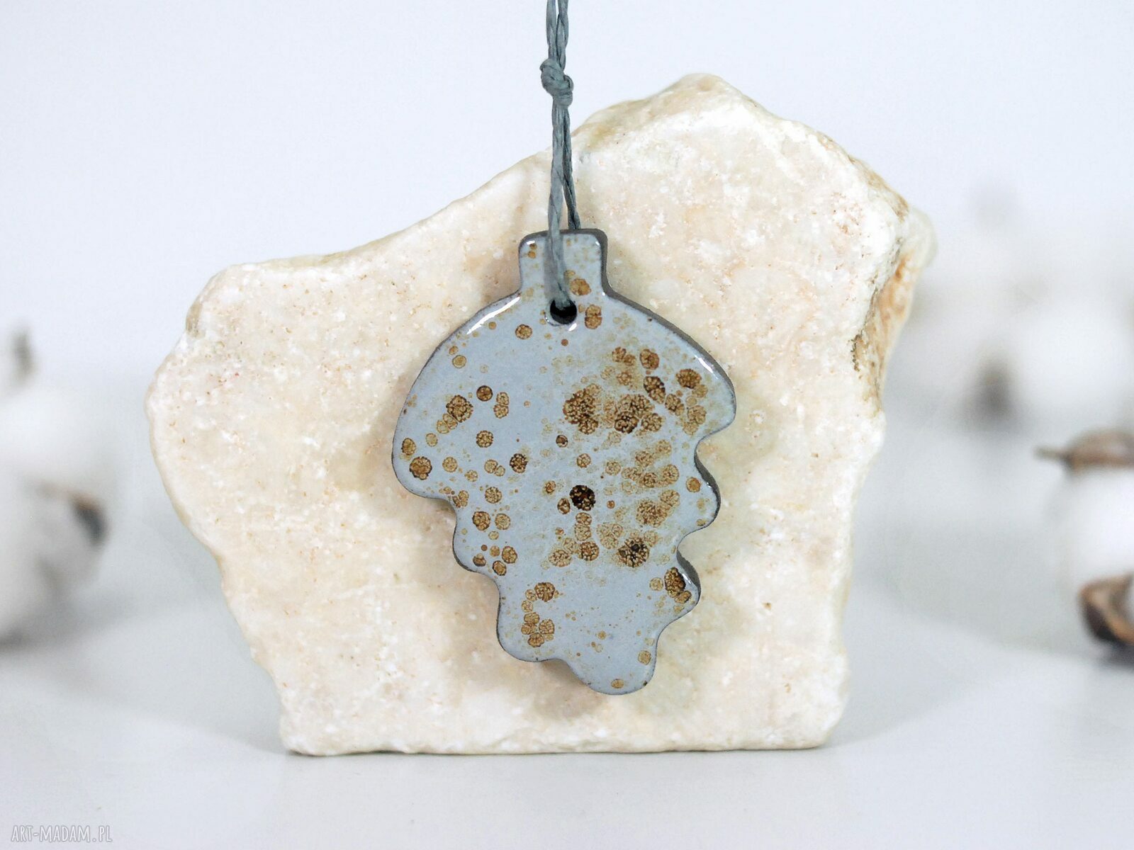 Zimowe Liście - zestaw 3 ręcznie robionych ceramicznych ozdób choinkowych