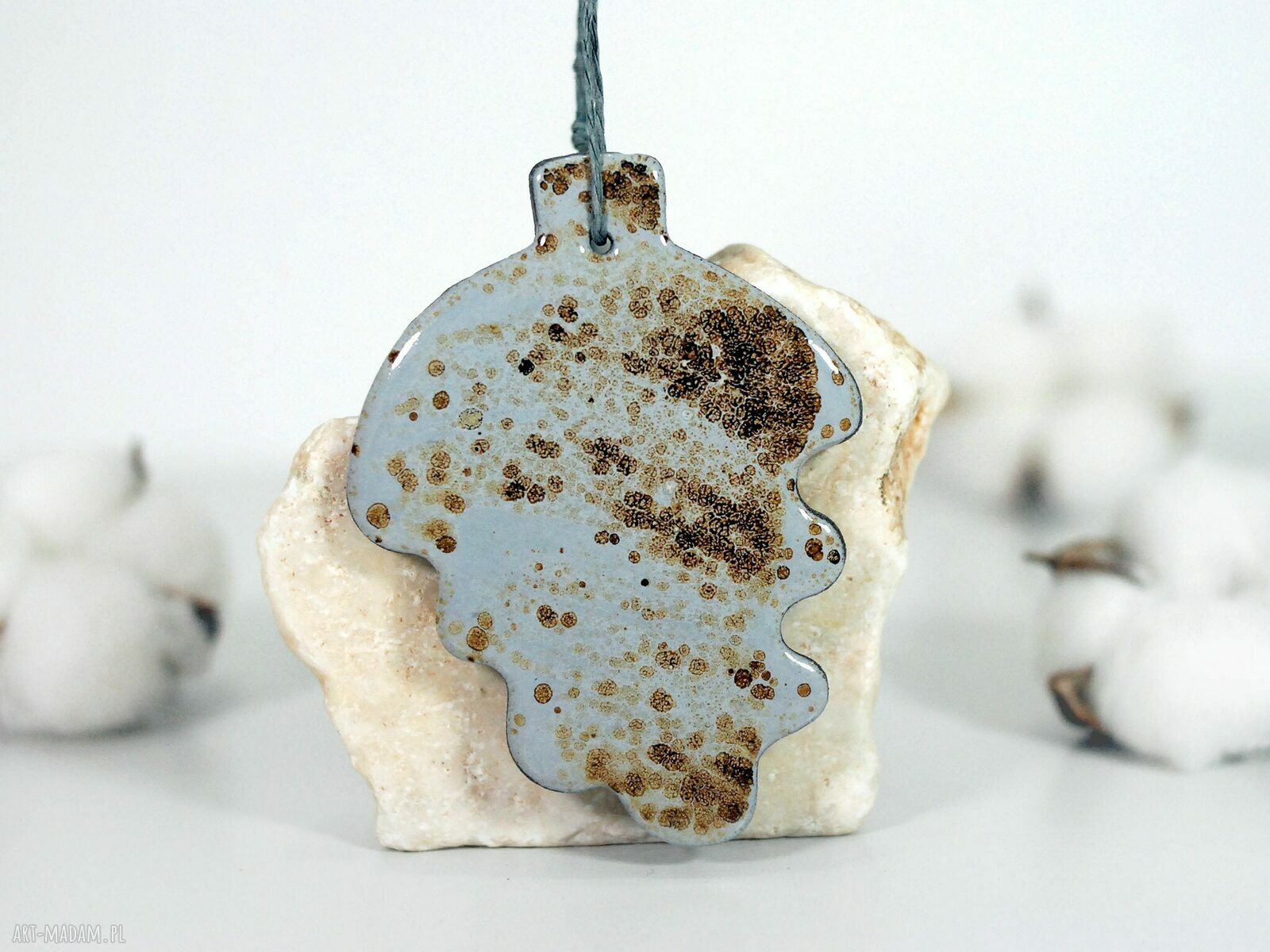 Zimowe Liście - zestaw 3 ręcznie robionych ceramicznych ozdób choinkowych