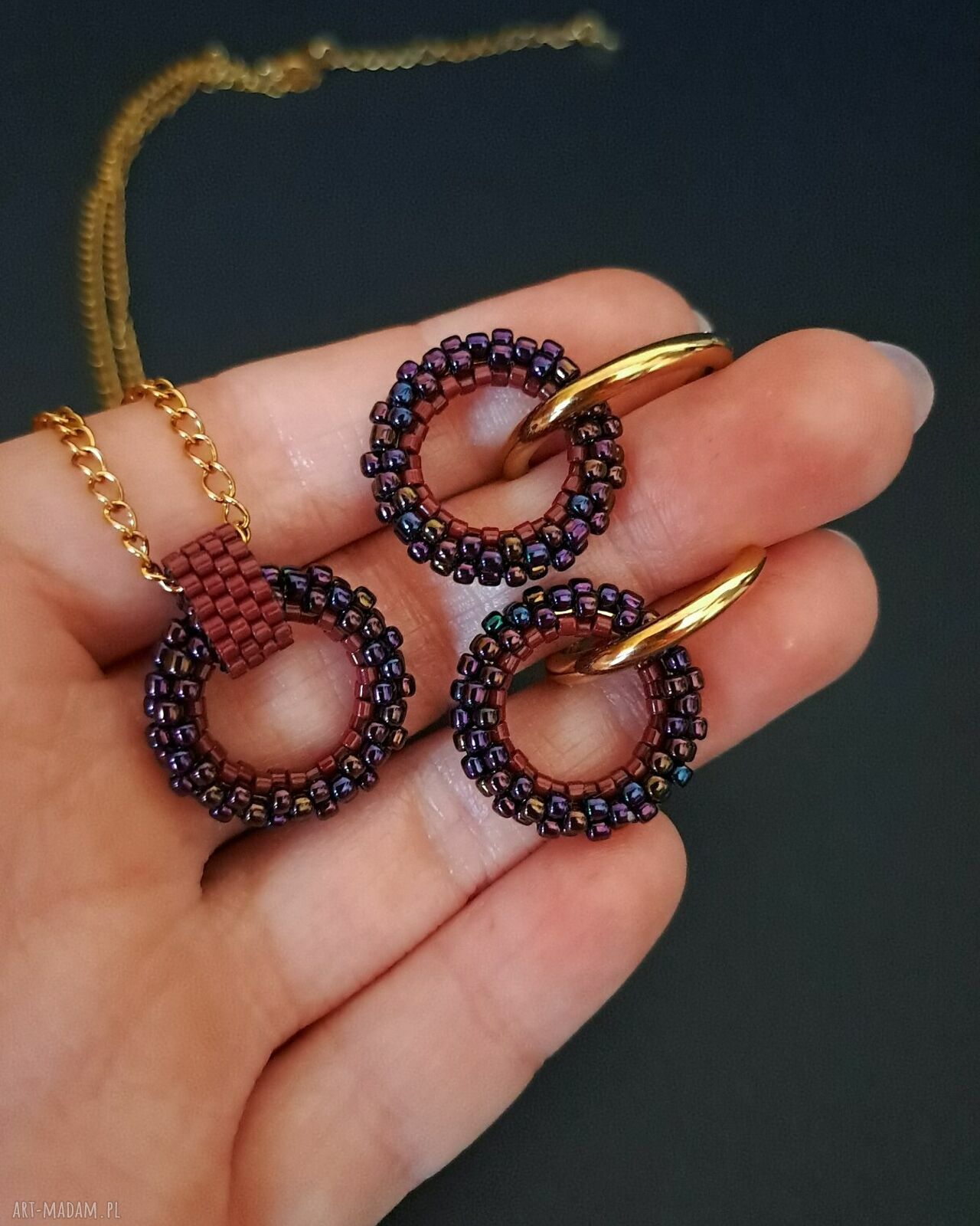 Zestaw „Crimson Vivid Loops” - kolczyki i naszyjnik z koralików