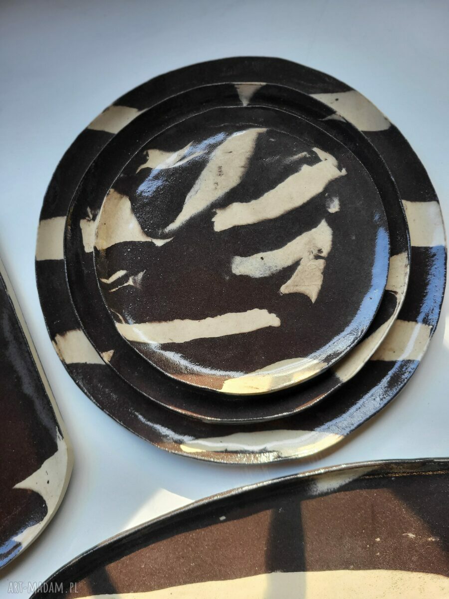 Ręcznie formowany zestaw do serwowania na prezent - ceramiczne talerze i patery
