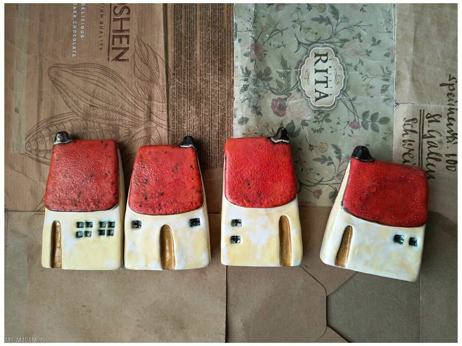 Zestaw 4 domków z sielskiej zagrody - ceramika handmade na półkę
