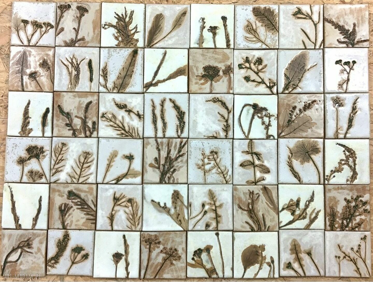 Zestaw ręcznie robionych kafli ceramicznych „Porcelanowe Kwiaty II”