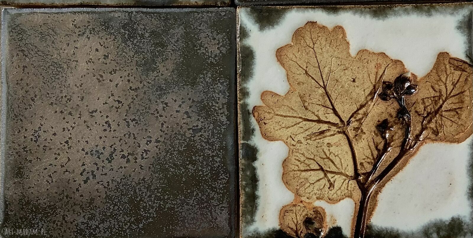 Zestaw kafli na ścianę 30x30 cm - roślinne odciski i efekt starego złota
