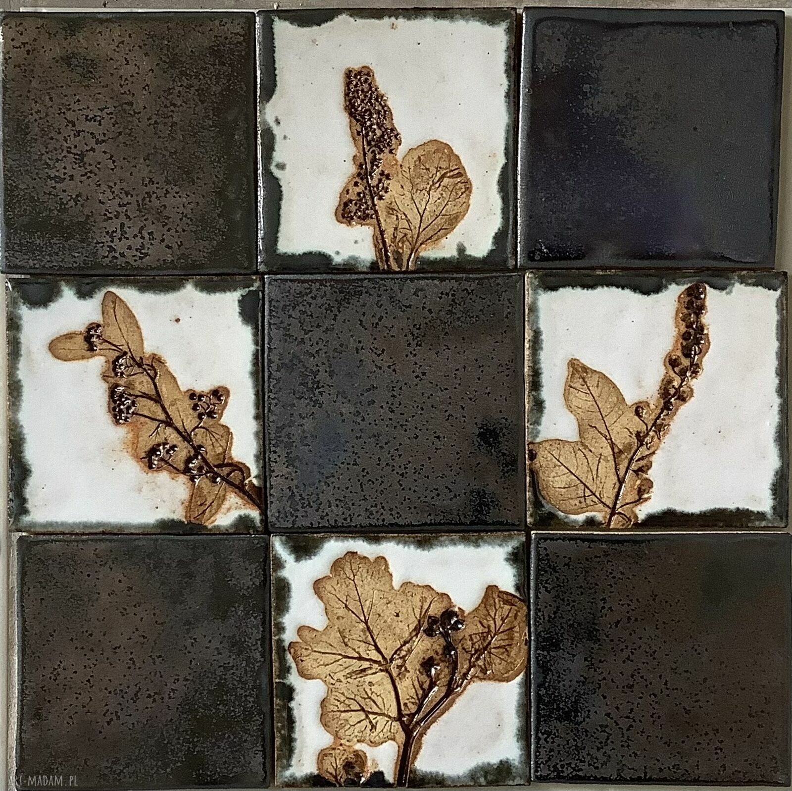 Zestaw kafli na ścianę 30x30 cm - roślinne odciski i efekt starego złota