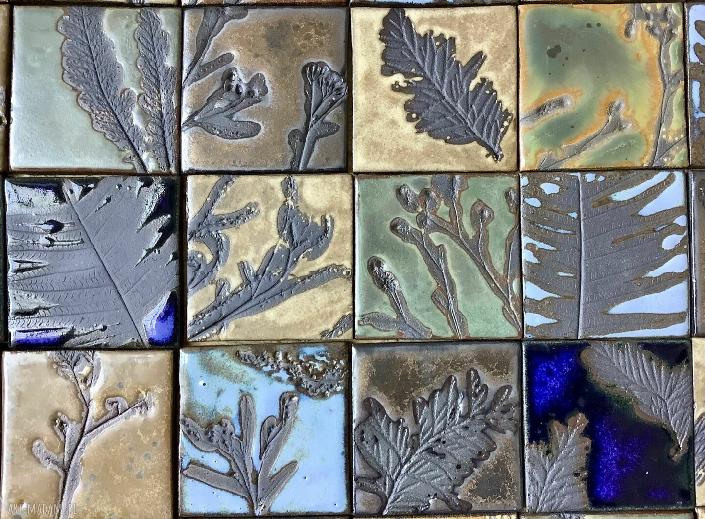 Zestaw kafli ręcznie robionych "Wieczorną porą" - ceramiczne płytki ścienne z roślinnymi odciskami