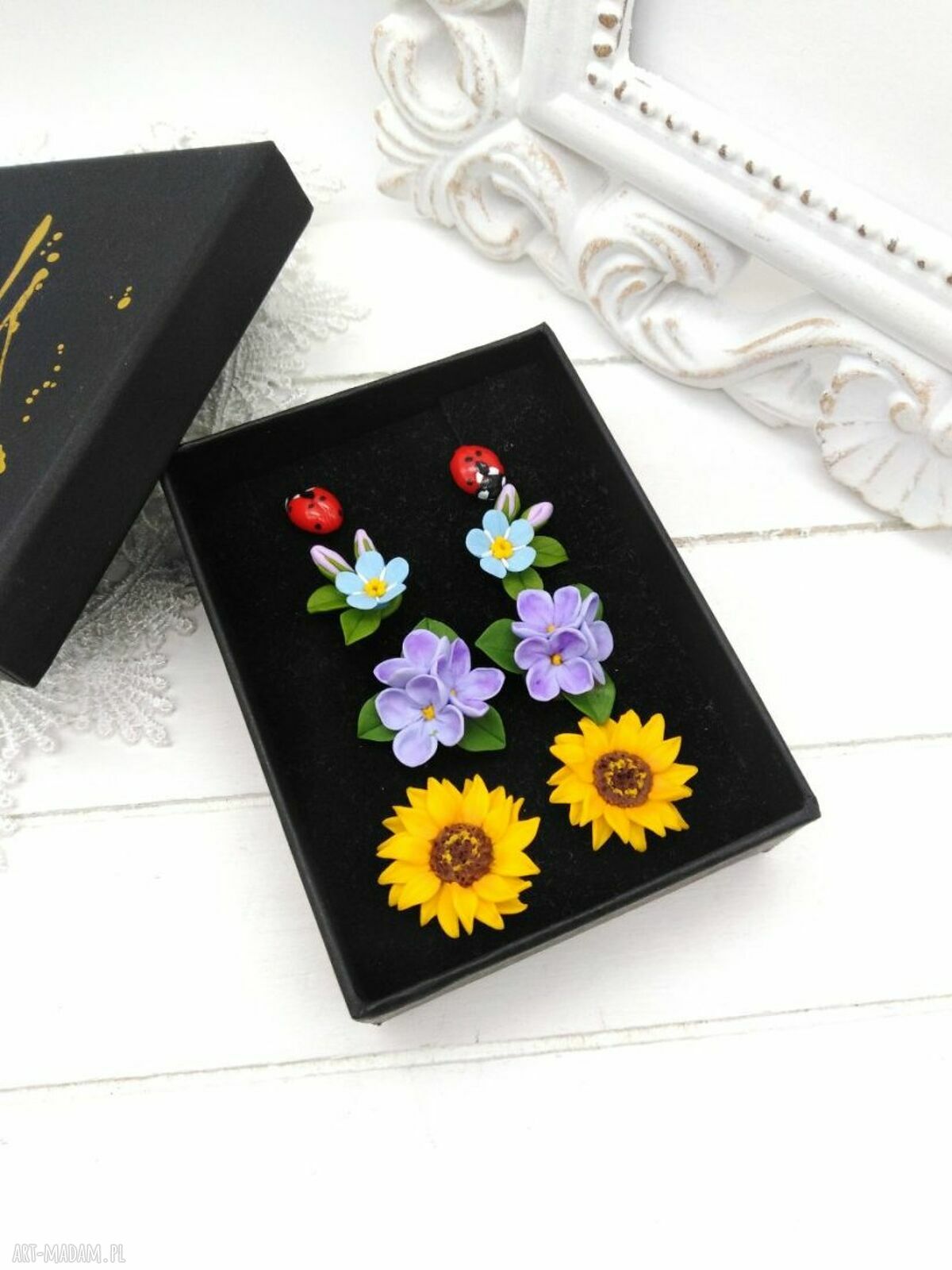 Kwiatowy zestaw kolczyków na sztyftach - 3 pary Blooming Clay Jewelry