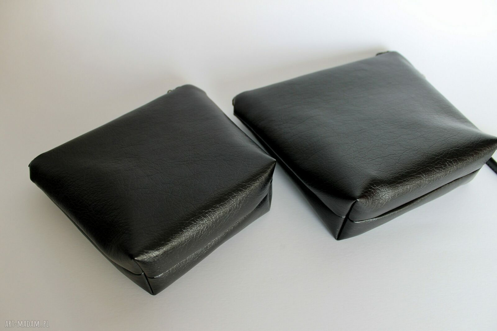 Zestaw dwóch kosmetyczek czarnych handmade z ekoskóry