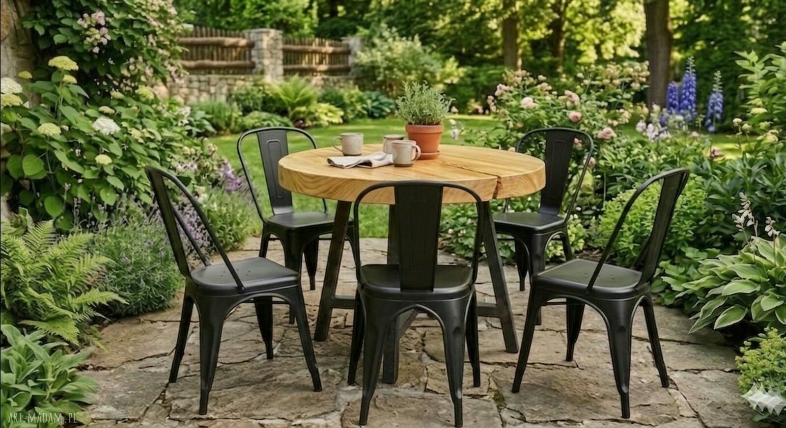 Zestaw ogrodowy LOFT: stół z litego jesionu 90 cm i 4 krzesła Tolix