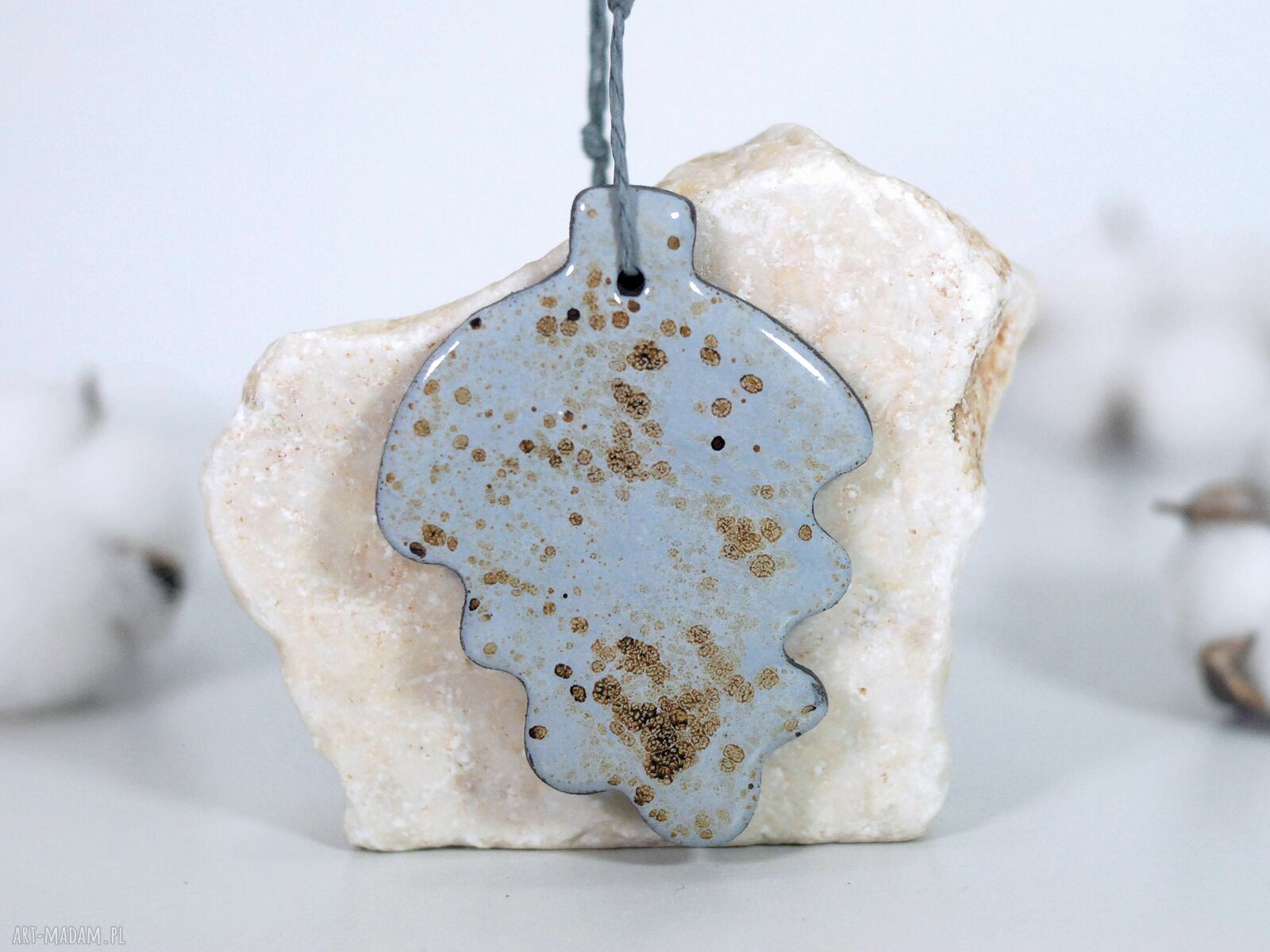 Zimowe Liście - zestaw 3 ręcznie robionych ceramicznych ozdób choinkowych