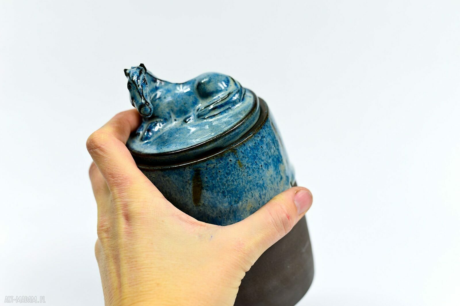 Ręcznie robiony zestaw Azul Horse: pojemnik na cukier z koniem i talerz 21,5 cm (800 ml)